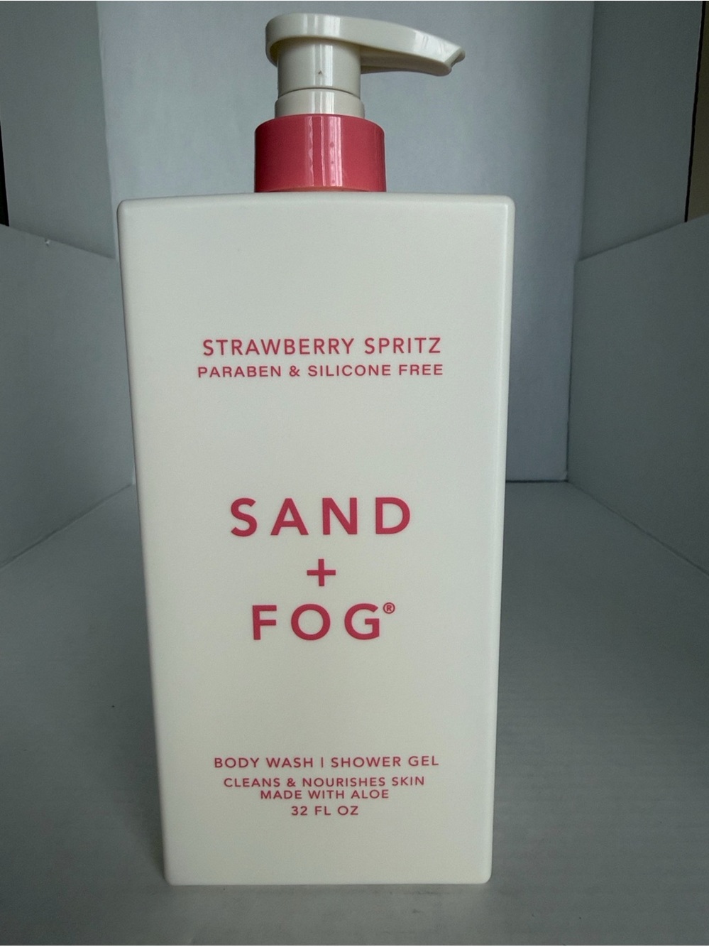 Sand + Fog Strawberries & Cream Body Wash shower Gel NWOT